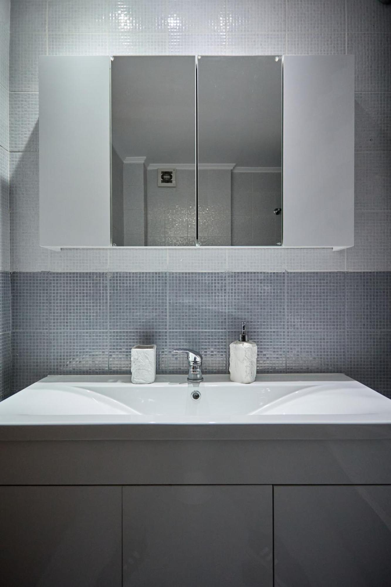 Chios Town Apartment - Heart Of Chios Town With 2 Minute Walk To The Beach ภายนอก รูปภาพ