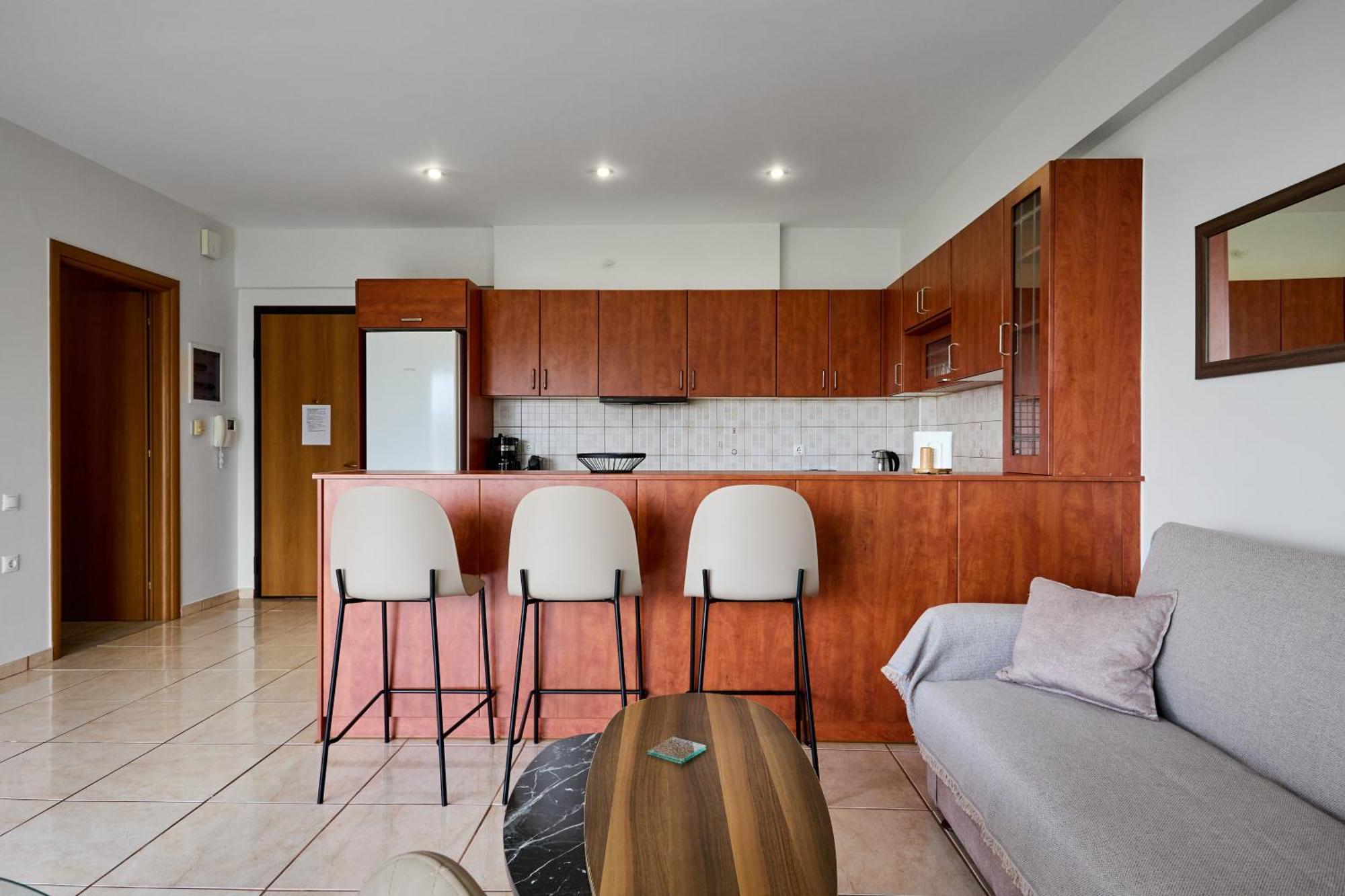 Chios Town Apartment - Heart Of Chios Town With 2 Minute Walk To The Beach ภายนอก รูปภาพ