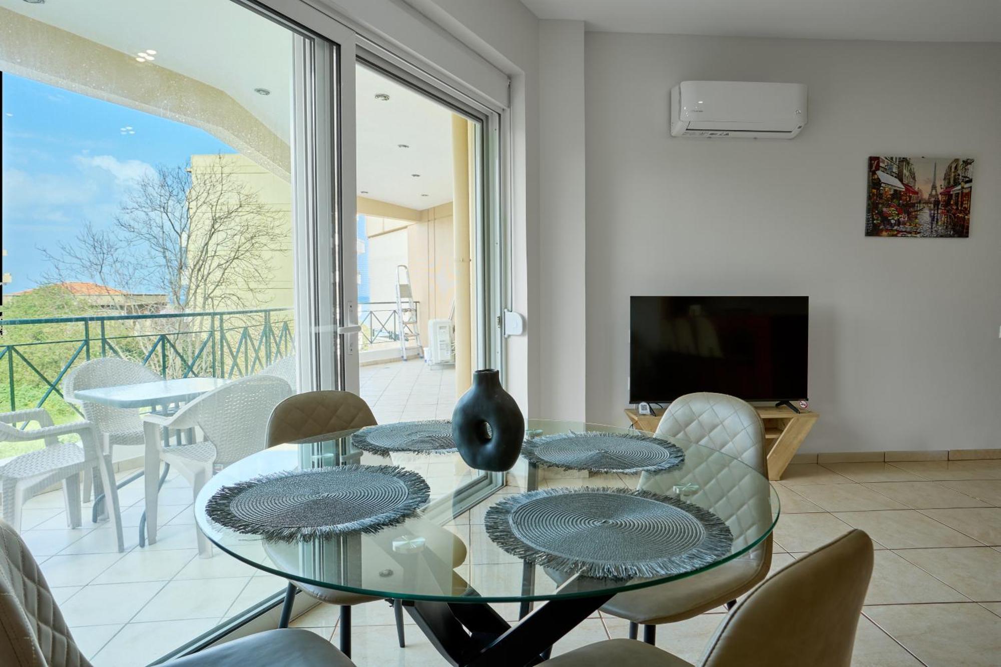 Chios Town Apartment - Heart Of Chios Town With 2 Minute Walk To The Beach ภายนอก รูปภาพ