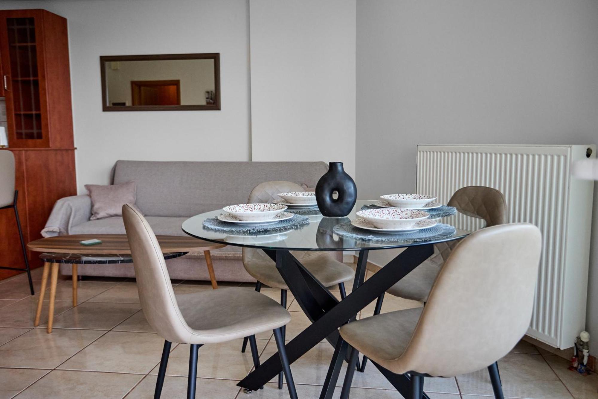 Chios Town Apartment - Heart Of Chios Town With 2 Minute Walk To The Beach ภายนอก รูปภาพ